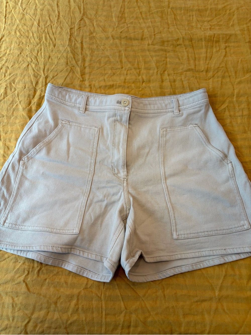 Aritzia Wilfred Free shorts